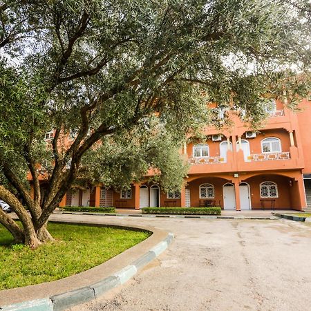 Complexe El Bassatine Hotel Beni Mellal Kültér fotó