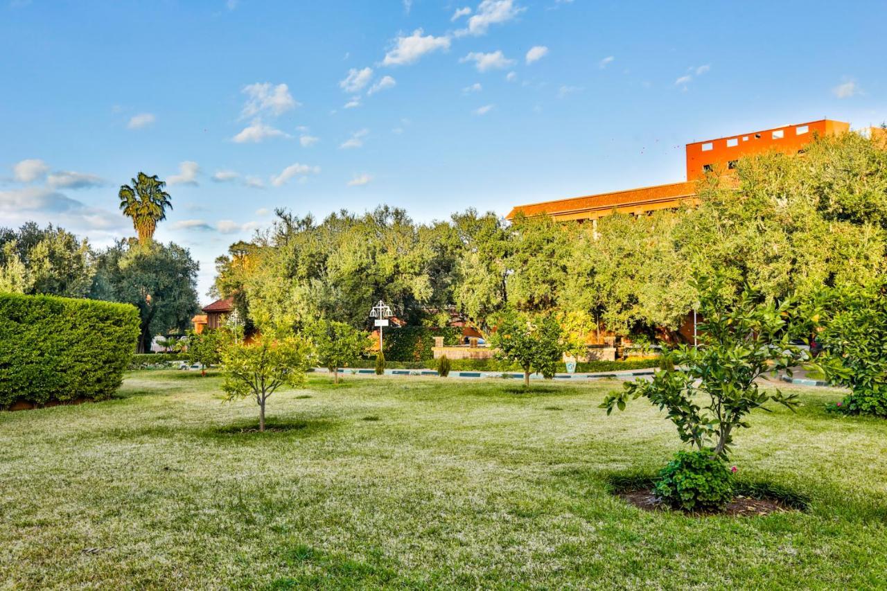 Complexe El Bassatine Hotel Beni Mellal Kültér fotó