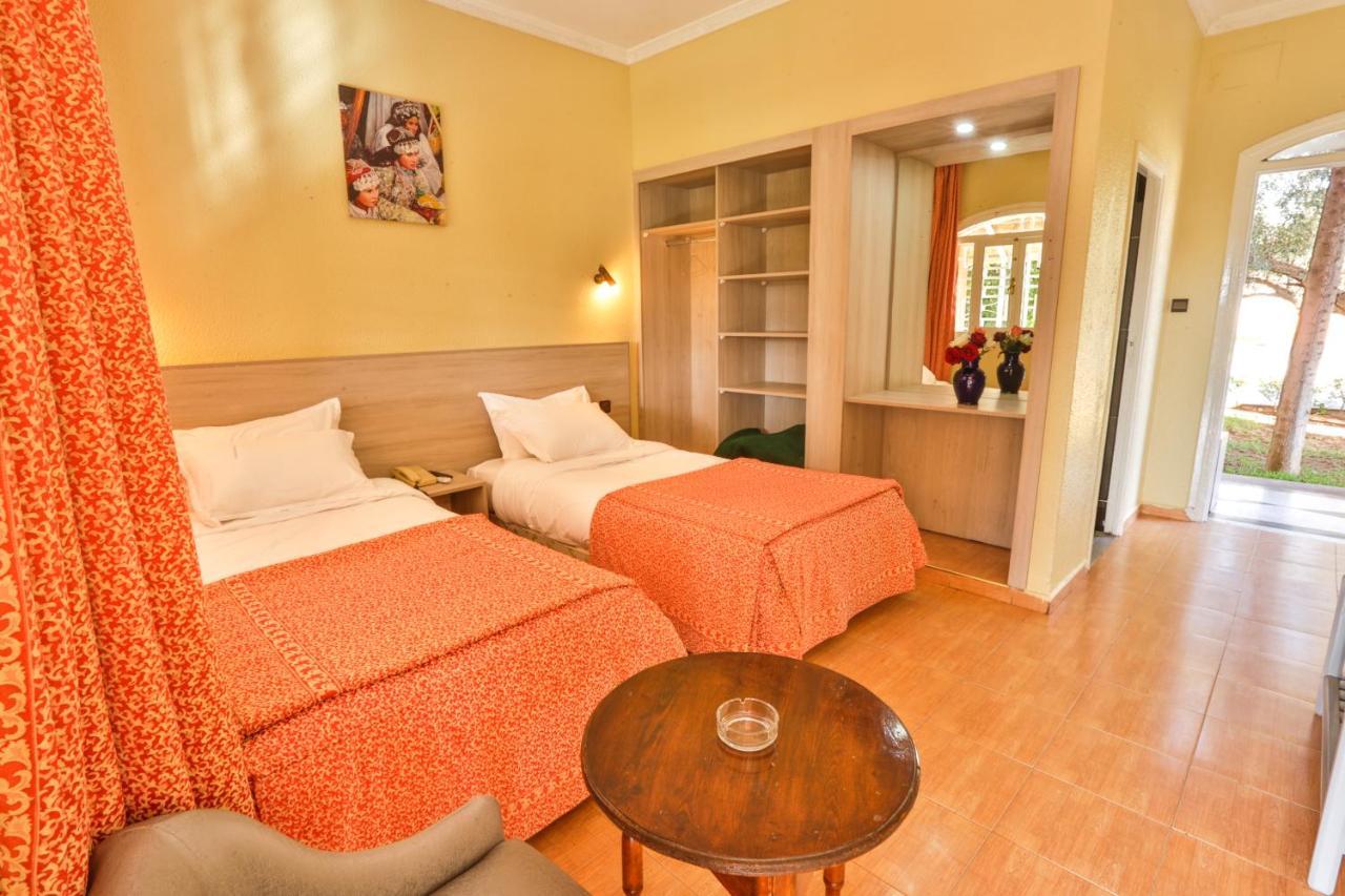 Complexe El Bassatine Hotel Beni Mellal Kültér fotó