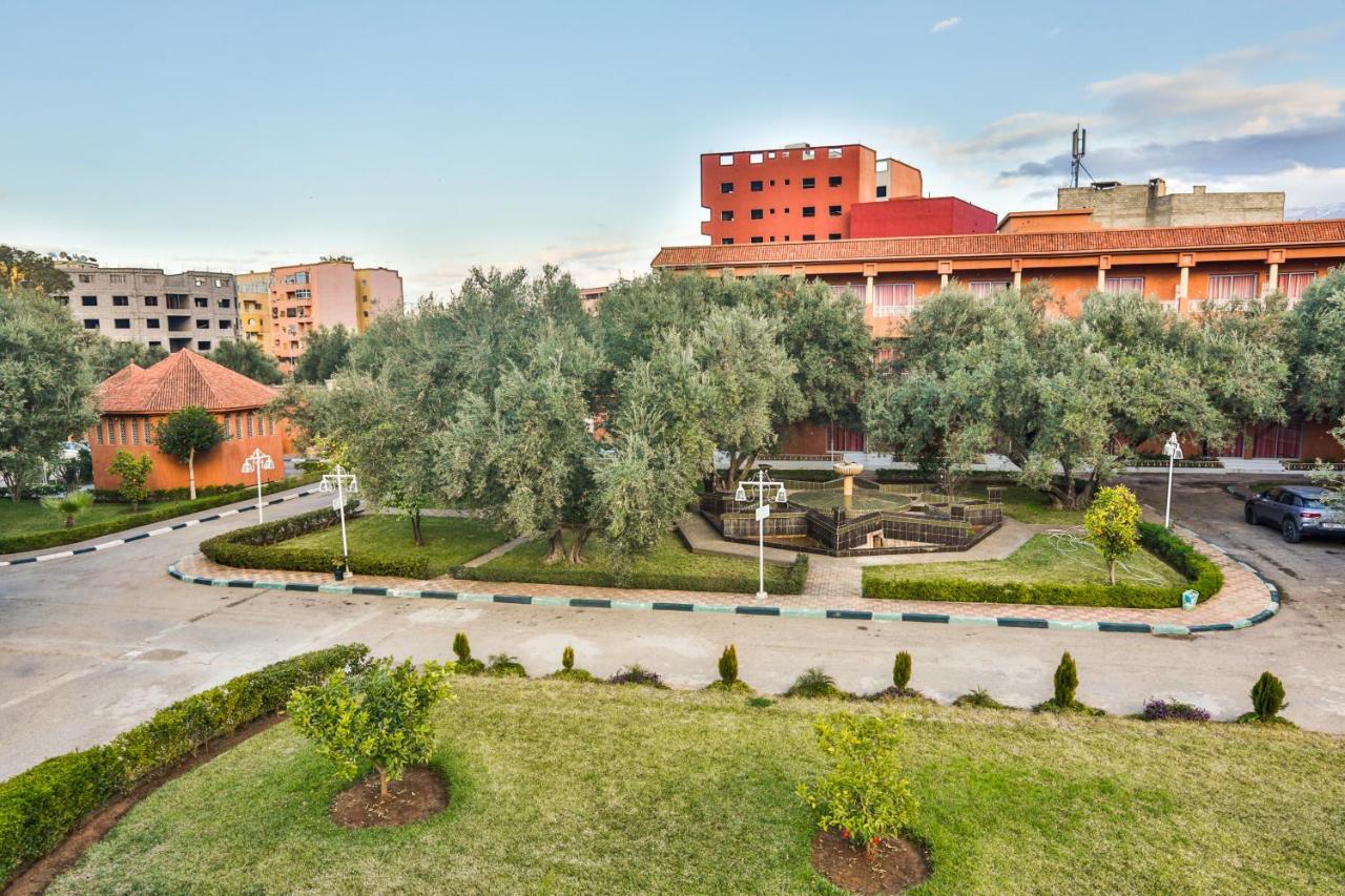 Complexe El Bassatine Hotel Beni Mellal Kültér fotó