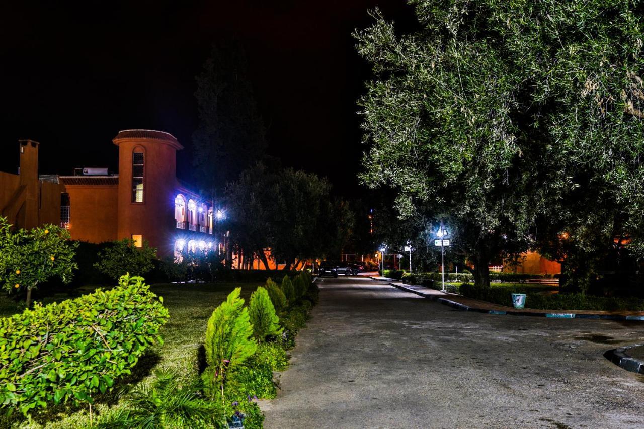 Complexe El Bassatine Hotel Beni Mellal Kültér fotó