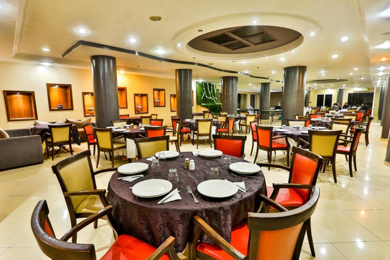 Complexe El Bassatine Hotel Beni Mellal Kültér fotó