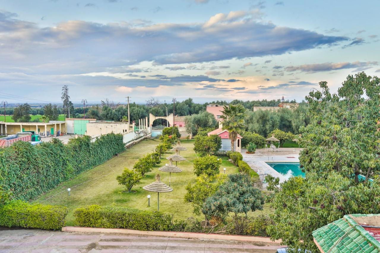 Complexe El Bassatine Hotel Beni Mellal Kültér fotó