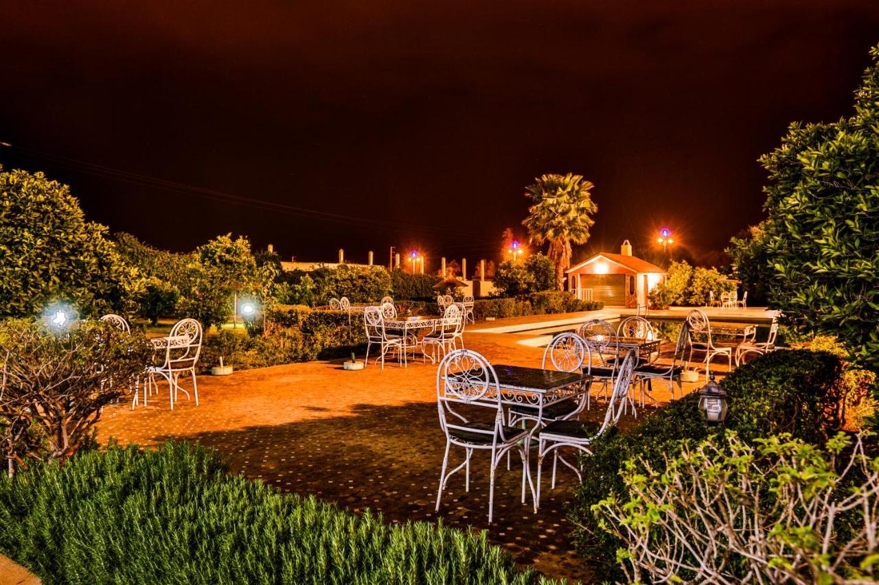 Complexe El Bassatine Hotel Beni Mellal Kültér fotó