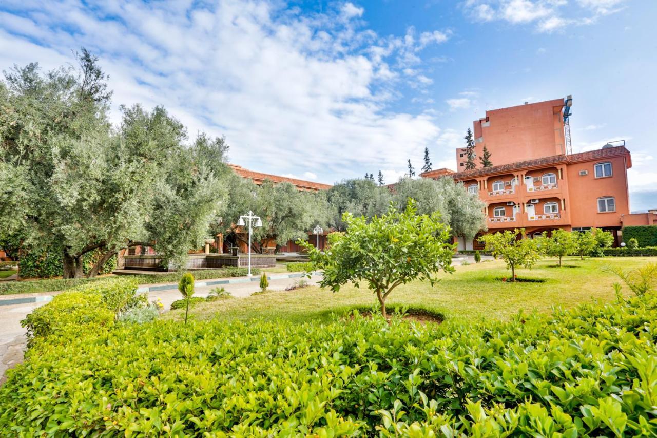 Complexe El Bassatine Hotel Beni Mellal Kültér fotó