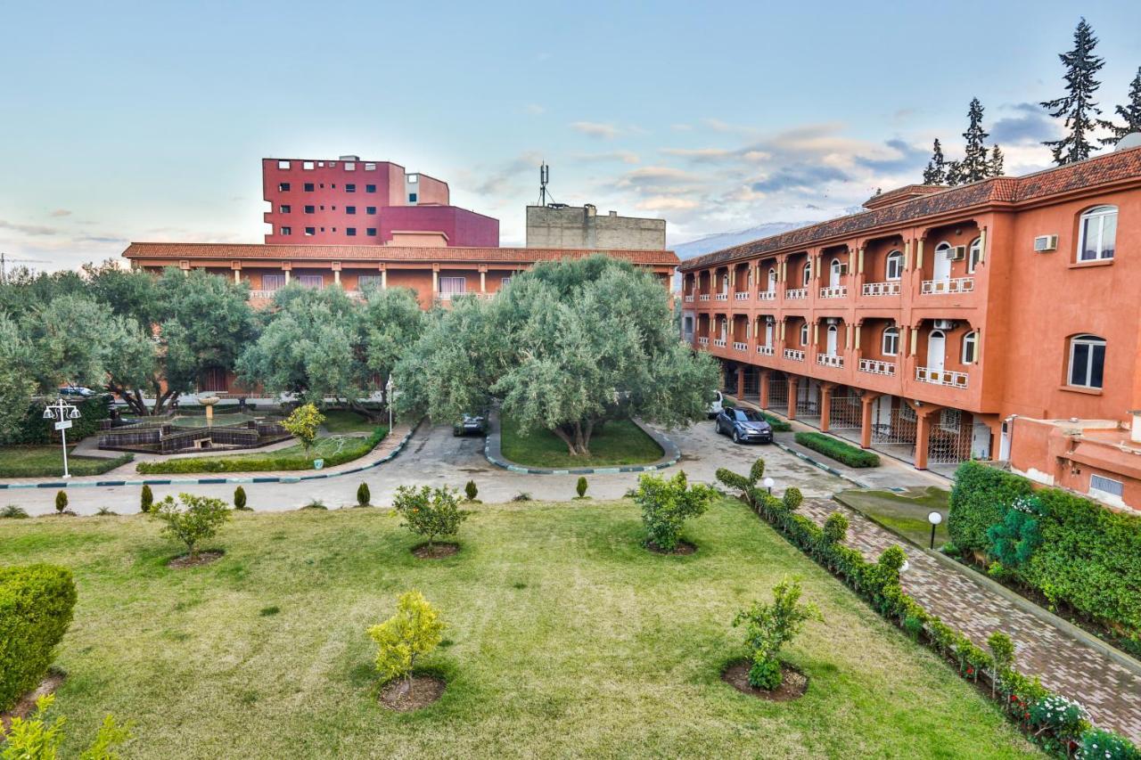 Complexe El Bassatine Hotel Beni Mellal Kültér fotó