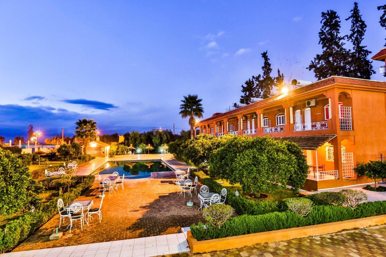 Complexe El Bassatine Hotel Beni Mellal Kültér fotó