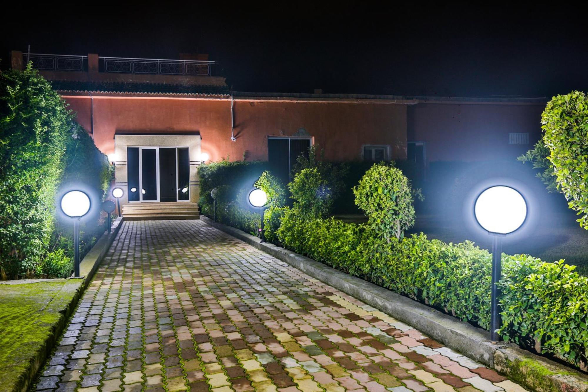 Complexe El Bassatine Hotel Beni Mellal Kültér fotó