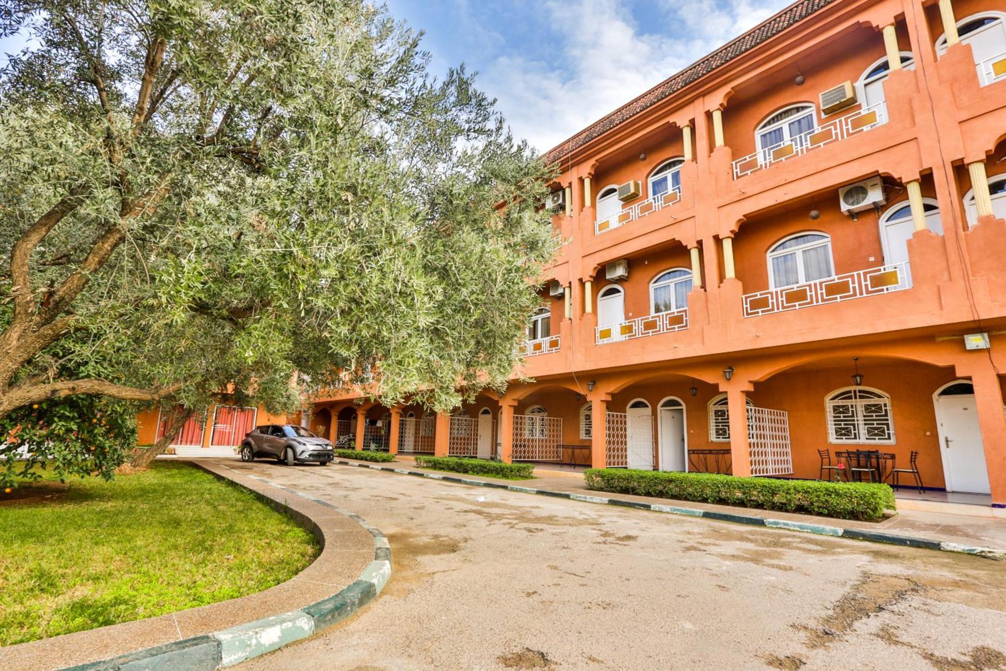 Complexe El Bassatine Hotel Beni Mellal Kültér fotó