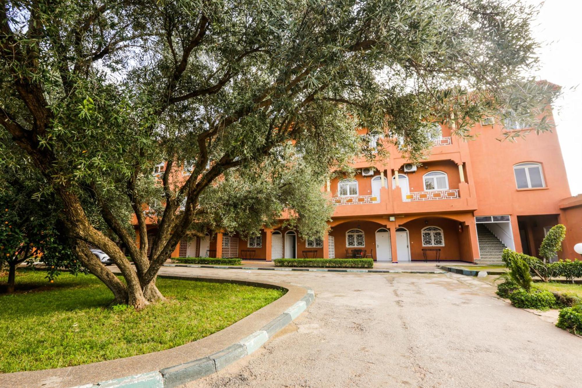 Complexe El Bassatine Hotel Beni Mellal Kültér fotó
